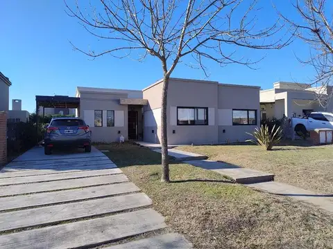 Venta,  Casa en San Alfonso, Pilar del Este