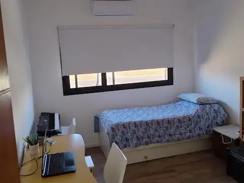 Casa en Venta con 5 cocheras