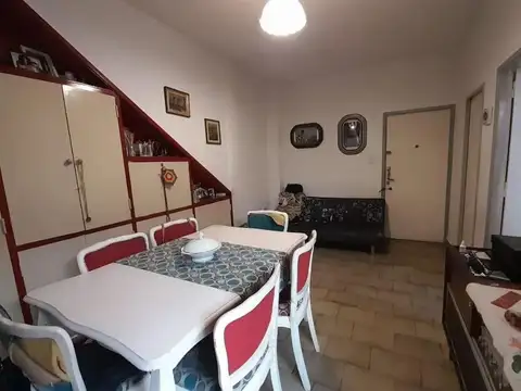 OPORTUNIDAD EXCELENTE PH 2 AMBIENTES, SE ESCUCHAN OFERTAS