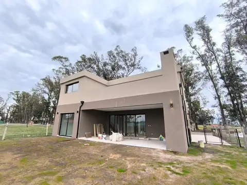 Casa en Venta en Pilar Del Este, USD 250.000