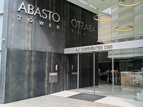 Oficina en Alquiler con 3 cocheras