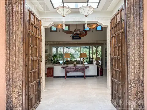 Casa 5 ambientes con 4 baños