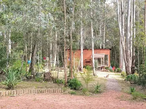 Terreno con dos construcciones en venta de 2727m2 ubicado Las cumbres