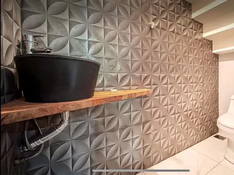 Edificio Comercial en venta - 4 Departamentos 2 Locales - 500Mts2 - Canning