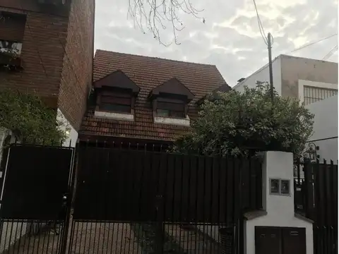 DUPLEX 4 AMBIENTES CON FONDO - CERCA DE AVENIDA