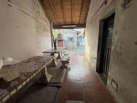 CASA VENTA 3 AMB LIBERTAD Y DPTO 3 AMB GARAGE