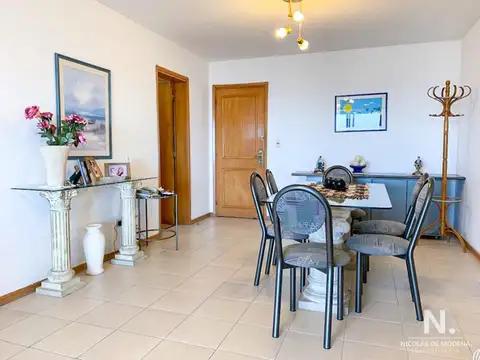 Apartamento de Dos Dormitorios Frente al Mar - Venta Punta del Este