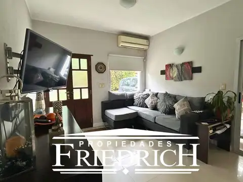 Casa en Venta con 4 cocheras
