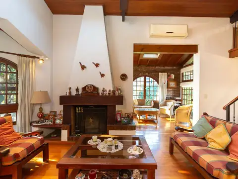 Casa 7 ambientes con 3 baños