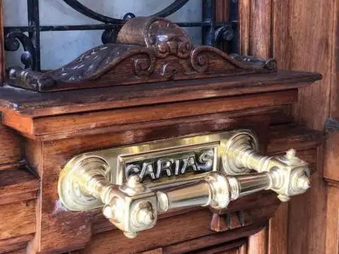 Oficina 7 ambientes con 2 baños