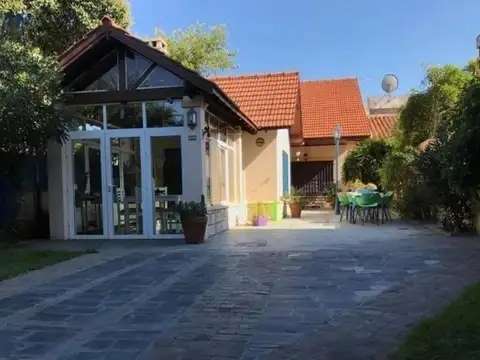 CASA EN VENTA! ACEPTA PERMUTA POR DEPTO Y FINANCIACIÓN!