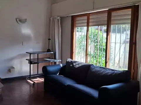 Casa 6 ambientes con 2 baños
