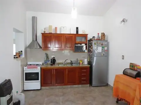 Casa 3 ambientes con 1 baño