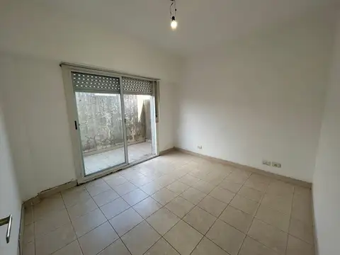 Departamento en Alquiler en Coghlan, $ 650.000