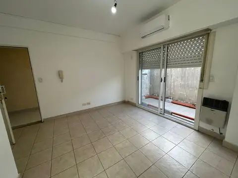 2 AMBIENTES 10º PISO SUPER LUMINOSO. BALCON / PATIIO 7 X 1.3