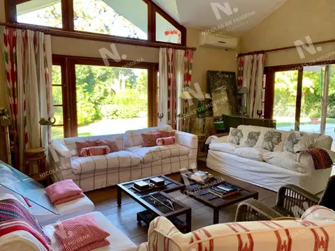 Casa 4 ambientes con 3 baños