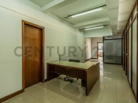 Oficina 6 ambientes con 1 baño