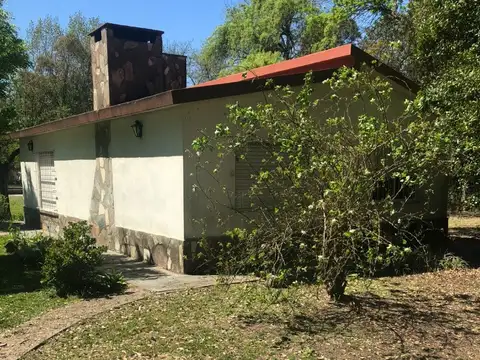 Casa En 1600 Mts A 200 Del Puente Gorriti