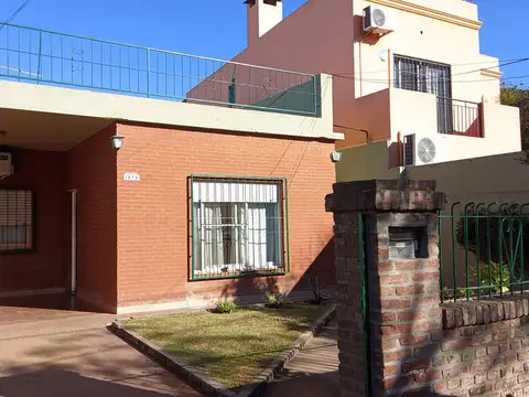 VENTA - Casa - 5 amb - Hurlingham