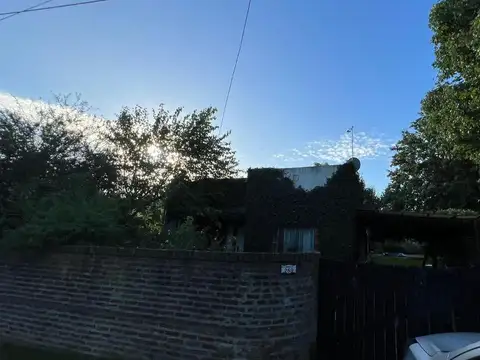 Ramón Carrillo 259 e/ La Violeta y Irupe