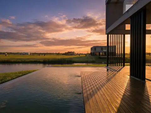 Casa 5 ambientes con 7 baños