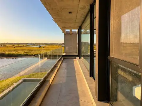 Casa en Venta en Puertos - Barrio Amarras, USD 1.450.000