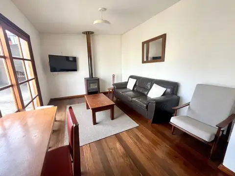 Casa 5 ambientes con 1 baño