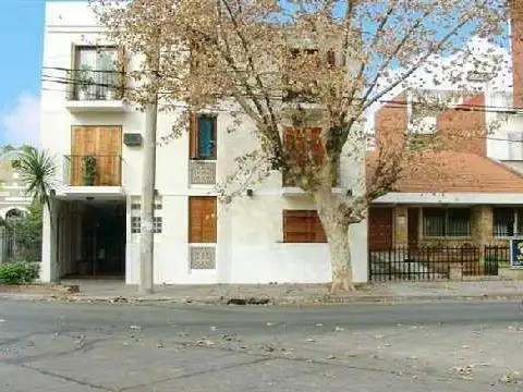 *MUY BUEN DEPTO. DE 3 AMB. *1ER PISO POR ESCALERA  "EDIFICIO ESTILO COLONIAL *VENTA DIRECTA