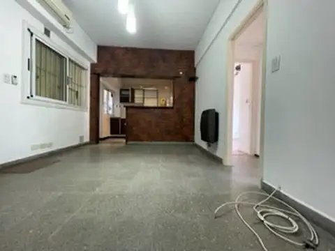 Pje Loberia 100, Piso 1