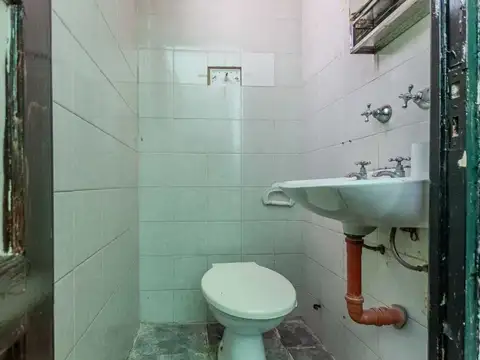 VENTA PH  3 AMB C/DEP A REFACCIONAR EN BALVANERA