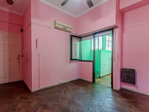 VENTA PH  3 AMB C/DEP A REFACCIONAR EN BALVANERA