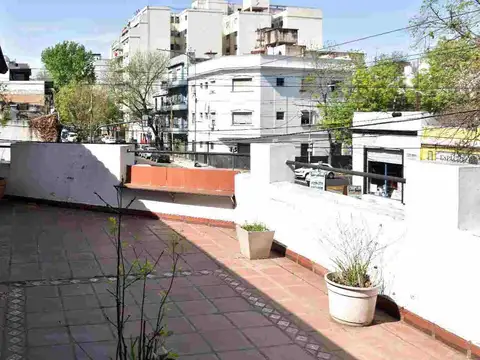 VENTA CABALLITO PH CON TERRAZA PROPIA Y PARRILLA
