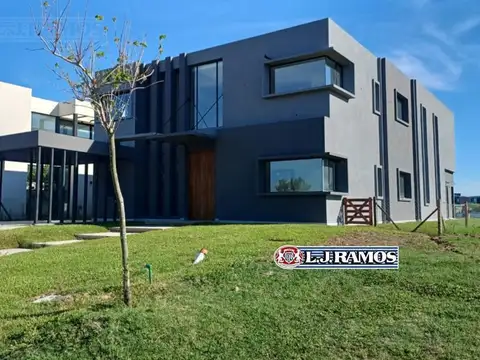 Casa en venta en el Barrio Costas, Puertos / Escobar