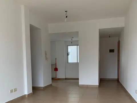 Departamento en Alquiler en Villa Ballester, $ 550.000