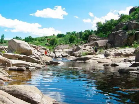 CORDOBA - TANTI Terreno con Proyecto de Cabañas