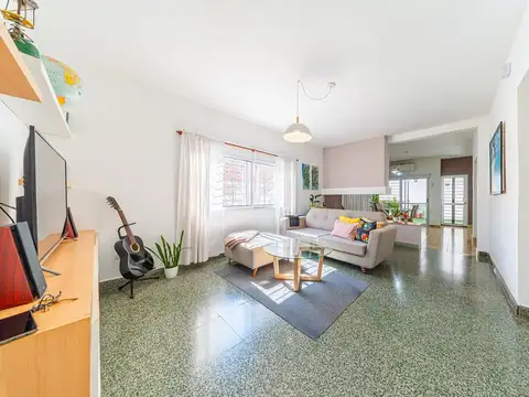 VENTA CASA 2 DORMITORIOS GRANADERO BAIGORRIA PATIO