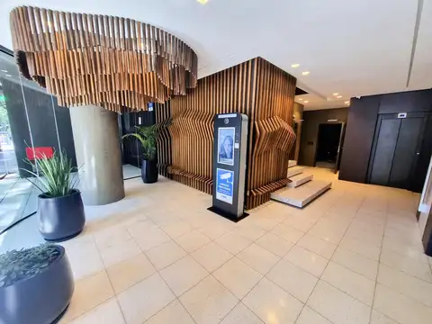 2° Piso- 265 m2 totales- Excelente 5 amb c/ dependecia