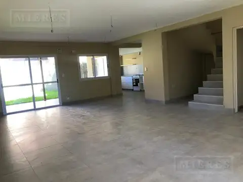 Casa en venta en Rincón de Milberg con 4 dormitorios a estrenar!