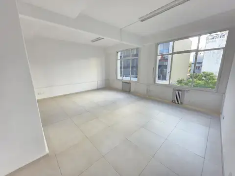 Oficina en Venta 65 años