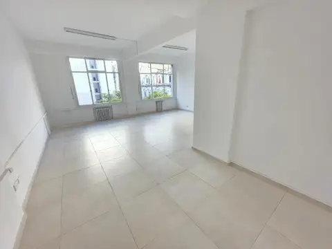 Oficina en Venta al Este