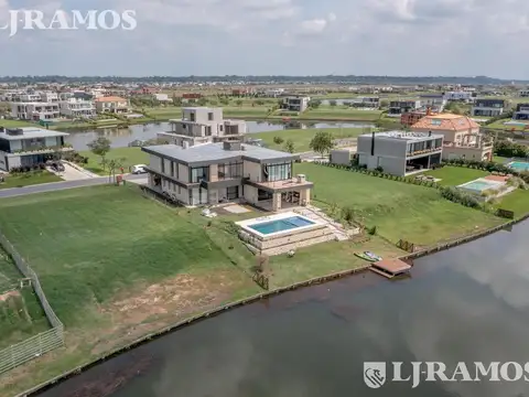 Casa en Venta en Puertos - Barrio Marinas, USD 950.000