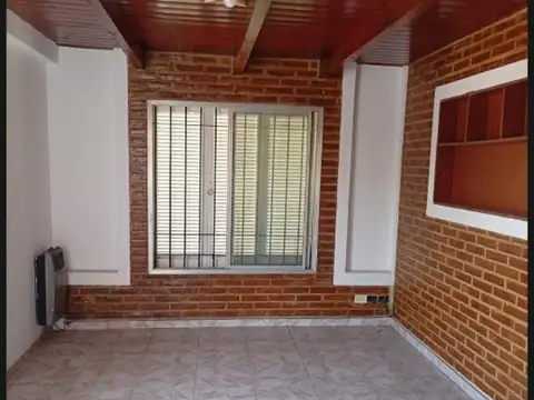 Depto Tipo Casa en Alquiler de 3 ambientes