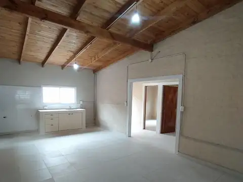 Casa 4 ambientes con 1 baño