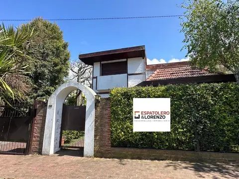 Importante Chalet en lo mejor del barrio Los Troncos