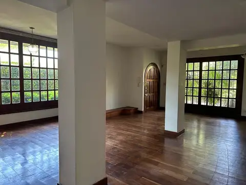 Chalet 5 Ambientes con jardín y quincho - Lavalle al 3000