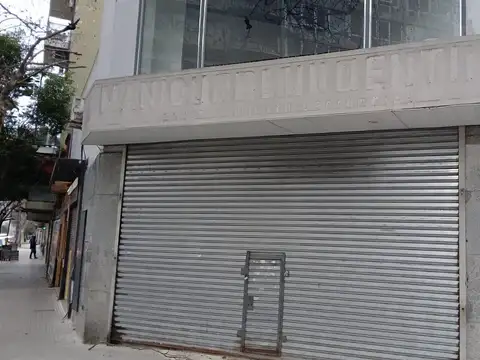 Local comercial en alquiler en Cuenca al 800 Floresta Norte CABA