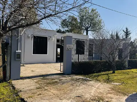 Casa 3 ambientes con 2 baños