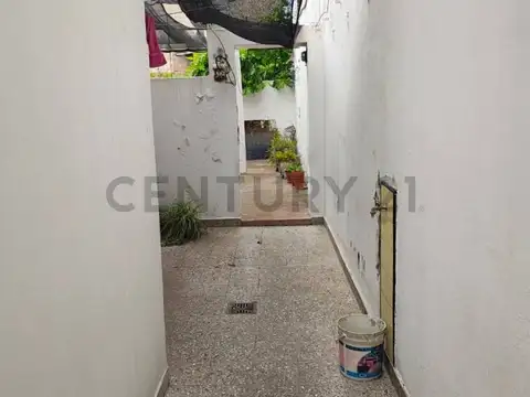 CASA/LOTE EN VENTA. IDEAL INVERSOR. INMEJORABLE UBICACION.