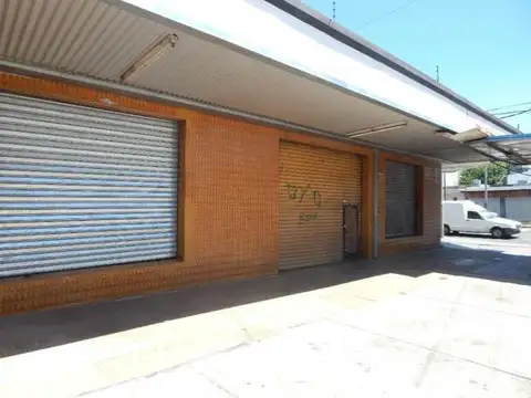 Av. Calchaqui esquina Amoedo al 2000