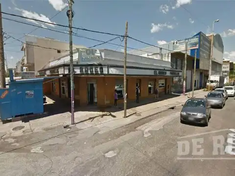 Av. Calchaqui esquina Amoedo al 2000